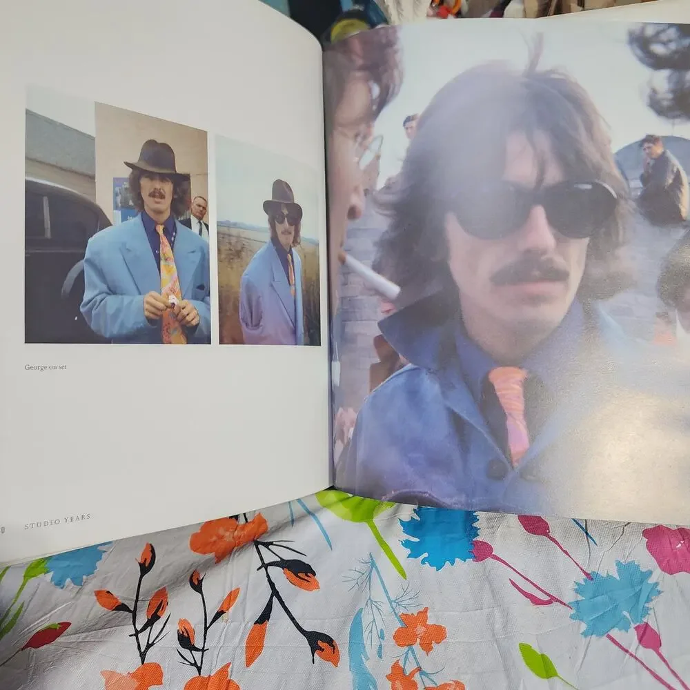 The Beatles Unseen. Behind the Scenes with the Beatles Mark Haywa